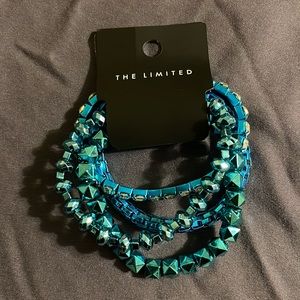 ❤️BRAND NEW ❤️Set of 4 stretch bracelets .